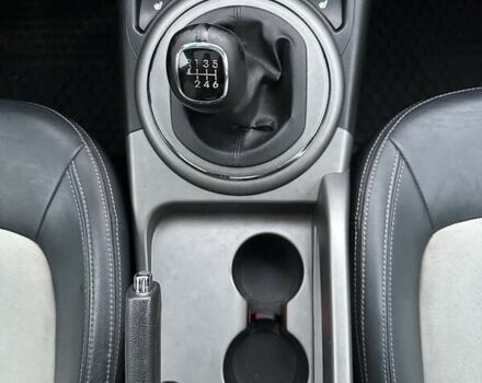 Белый Киа Sportage, объемом двигателя 1.6 л и пробегом 171 тыс. км за 13800 $, фото 27 на Automoto.ua