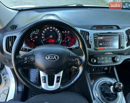 Білий Кіа Sportage, об'ємом двигуна 1.59 л та пробігом 219 тис. км за 12900 $, фото 36 на Automoto.ua