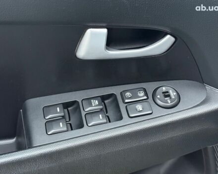 Белый Киа Sportage, объемом двигателя 2 л и пробегом 127 тыс. км за 14690 $, фото 15 на Automoto.ua