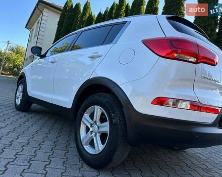 Білий Кіа Sportage, об'ємом двигуна 1.59 л та пробігом 219 тис. км за 12900 $, фото 215 на Automoto.ua