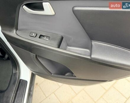 Белый Киа Sportage, объемом двигателя 2 л и пробегом 191 тыс. км за 15850 $, фото 38 на Automoto.ua