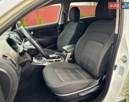 Белый Киа Sportage, объемом двигателя 1.7 л и пробегом 232 тыс. км за 14500 $, фото 3 на Automoto.ua
