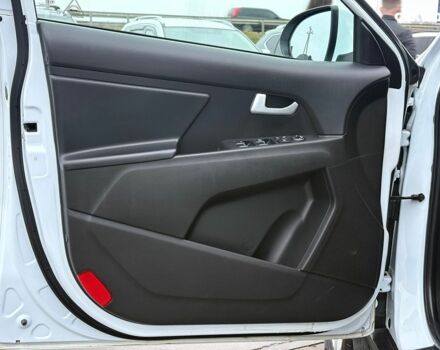 Белый Киа Sportage, объемом двигателя 2 л и пробегом 127 тыс. км за 14690 $, фото 16 на Automoto.ua