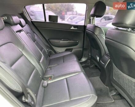 Белый Киа Sportage, объемом двигателя 2 л и пробегом 205 тыс. км за 16670 $, фото 11 на Automoto.ua