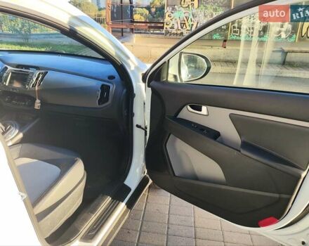 Белый Киа Sportage, объемом двигателя 1.69 л и пробегом 236 тыс. км за 14000 $, фото 14 на Automoto.ua