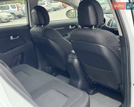 Белый Киа Sportage, объемом двигателя 1.7 л и пробегом 192 тыс. км за 13800 $, фото 56 на Automoto.ua