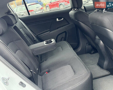 Белый Киа Sportage, объемом двигателя 1.7 л и пробегом 192 тыс. км за 13800 $, фото 54 на Automoto.ua