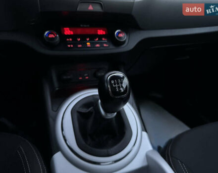 Белый Киа Sportage, объемом двигателя 1.7 л и пробегом 142 тыс. км за 14999 $, фото 33 на Automoto.ua