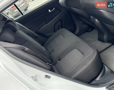 Белый Киа Sportage, объемом двигателя 1.7 л и пробегом 192 тыс. км за 13800 $, фото 55 на Automoto.ua