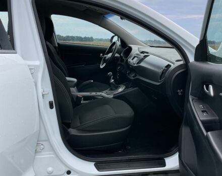 Белый Киа Sportage, объемом двигателя 1.6 л и пробегом 232 тыс. км за 12500 $, фото 7 на Automoto.ua