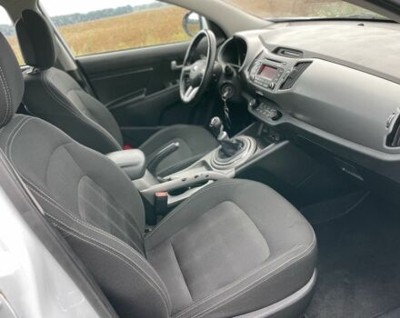 Белый Киа Sportage, объемом двигателя 1.6 л и пробегом 232 тыс. км за 12500 $, фото 4 на Automoto.ua