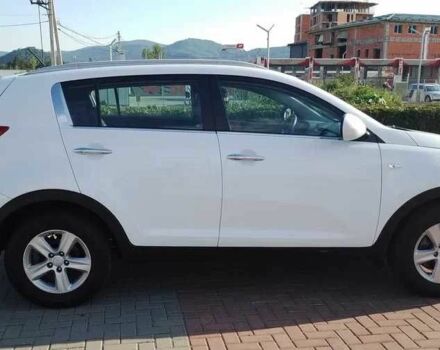 Белый Киа Sportage, объемом двигателя 0 л и пробегом 220 тыс. км за 14350 $, фото 4 на Automoto.ua