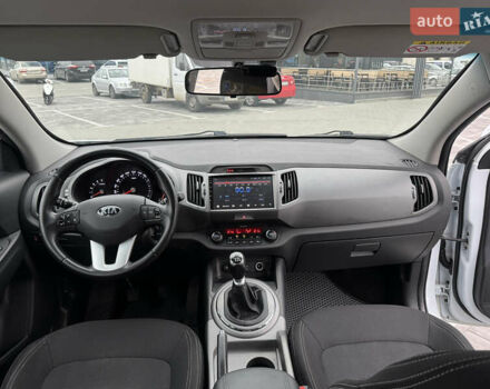 Белый Киа Sportage, объемом двигателя 1.7 л и пробегом 192 тыс. км за 13800 $, фото 49 на Automoto.ua