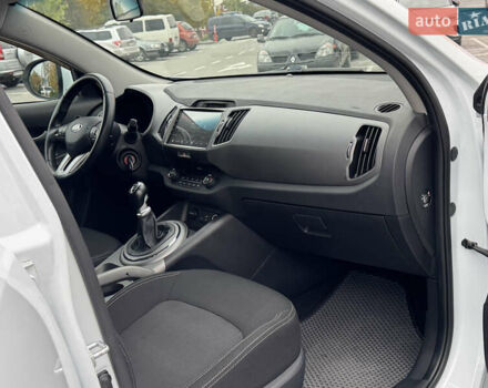 Белый Киа Sportage, объемом двигателя 1.7 л и пробегом 192 тыс. км за 13800 $, фото 48 на Automoto.ua