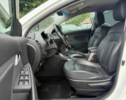 Белый Киа Sportage, объемом двигателя 1.7 л и пробегом 79 тыс. км за 5200 $, фото 5 на Automoto.ua