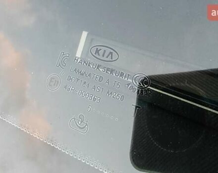 Білий Кіа Sportage, об'ємом двигуна 2 л та пробігом 211 тис. км за 15300 $, фото 54 на Automoto.ua