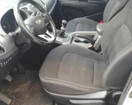 Белый Киа Sportage, объемом двигателя 0 л и пробегом 220 тыс. км за 14350 $, фото 9 на Automoto.ua