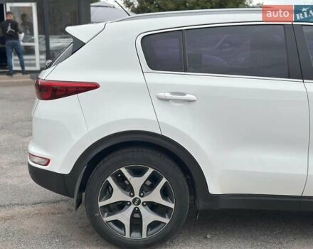 Белый Киа Sportage, объемом двигателя 2 л и пробегом 205 тыс. км за 16670 $, фото 5 на Automoto.ua
