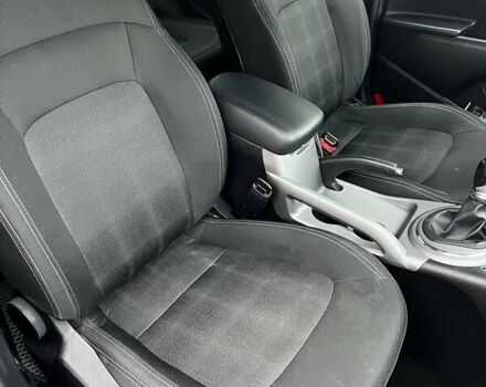 Белый Киа Sportage, объемом двигателя 1.69 л и пробегом 271 тыс. км за 15500 $, фото 9 на Automoto.ua