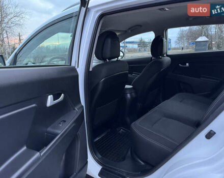 Белый Киа Sportage, объемом двигателя 1.7 л и пробегом 142 тыс. км за 14999 $, фото 28 на Automoto.ua