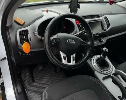 Белый Киа Sportage, объемом двигателя 1.69 л и пробегом 271 тыс. км за 15500 $, фото 1 на Automoto.ua