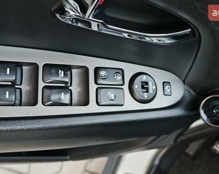 Білий Кіа Sportage, об'ємом двигуна 2 л та пробігом 211 тис. км за 15300 $, фото 51 на Automoto.ua