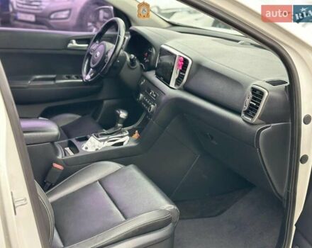 Белый Киа Sportage, объемом двигателя 2 л и пробегом 205 тыс. км за 16670 $, фото 15 на Automoto.ua