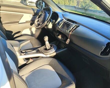 Белый Киа Sportage, объемом двигателя 1.69 л и пробегом 236 тыс. км за 14000 $, фото 13 на Automoto.ua
