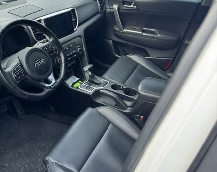 Белый Киа Sportage, объемом двигателя 1.69 л и пробегом 145 тыс. км за 15800 $, фото 5 на Automoto.ua