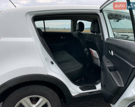 Белый Киа Sportage, объемом двигателя 0 л и пробегом 232 тыс. км за 13800 $, фото 6 на Automoto.ua