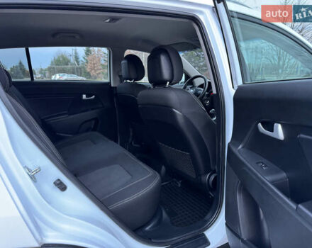 Белый Киа Sportage, объемом двигателя 1.7 л и пробегом 142 тыс. км за 14999 $, фото 29 на Automoto.ua