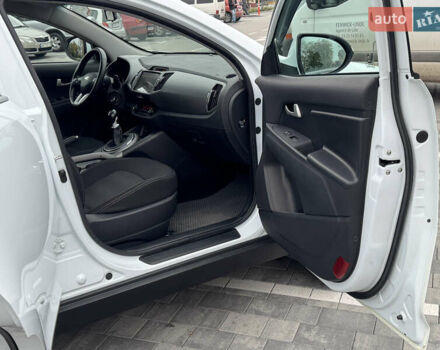 Белый Киа Sportage, объемом двигателя 1.7 л и пробегом 192 тыс. км за 13800 $, фото 53 на Automoto.ua