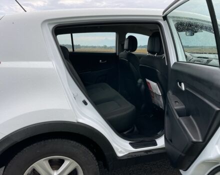 Белый Киа Sportage, объемом двигателя 1.6 л и пробегом 232 тыс. км за 12500 $, фото 10 на Automoto.ua