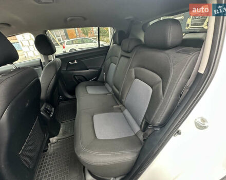 Белый Киа Sportage, объемом двигателя 2.36 л и пробегом 254 тыс. км за 12700 $, фото 28 на Automoto.ua