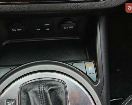 Білий Кіа Sportage, об'ємом двигуна 2 л та пробігом 211 тис. км за 15300 $, фото 78 на Automoto.ua