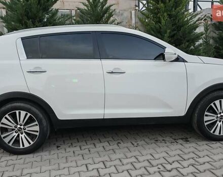 Білий Кіа Sportage, об'ємом двигуна 2 л та пробігом 211 тис. км за 15300 $, фото 5 на Automoto.ua