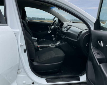 Белый Киа Sportage, объемом двигателя 0 л и пробегом 232 тыс. км за 13800 $, фото 7 на Automoto.ua