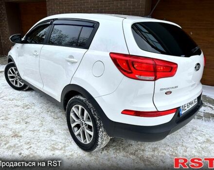 Білий Кіа Sportage, об'ємом двигуна 2.4 л та пробігом 80 тис. км за 13000 $, фото 3 на Automoto.ua