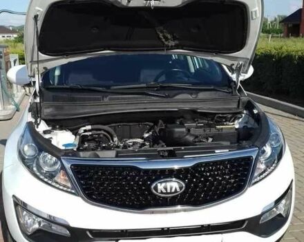 Белый Киа Sportage, объемом двигателя 0 л и пробегом 220 тыс. км за 14350 $, фото 12 на Automoto.ua