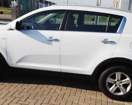 Белый Киа Sportage, объемом двигателя 0 л и пробегом 220 тыс. км за 14350 $, фото 5 на Automoto.ua