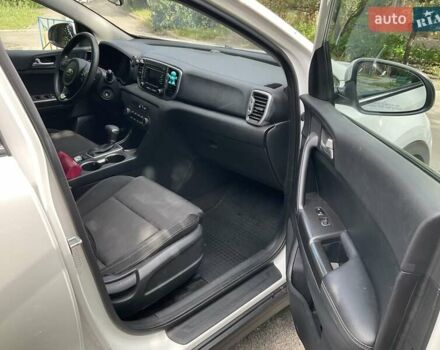Белый Киа Sportage, объемом двигателя 2.4 л и пробегом 143 тыс. км за 12800 $, фото 16 на Automoto.ua