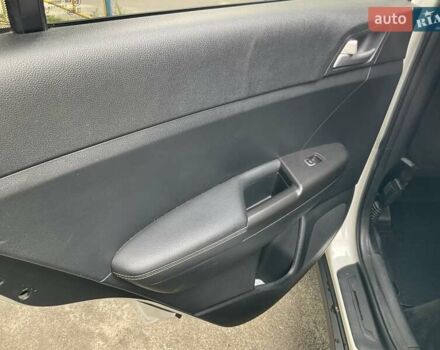 Белый Киа Sportage, объемом двигателя 2.4 л и пробегом 143 тыс. км за 12800 $, фото 14 на Automoto.ua