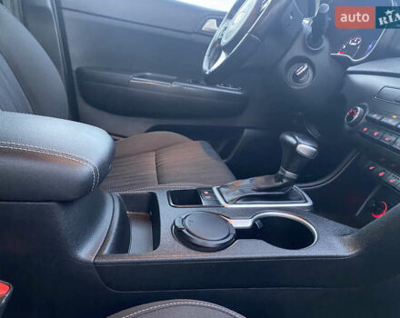 Белый Киа Sportage, объемом двигателя 2 л и пробегом 89 тыс. км за 17800 $, фото 68 на Automoto.ua