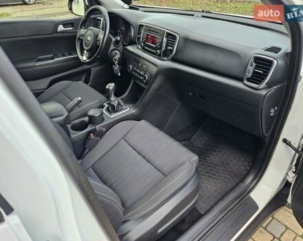 Белый Киа Sportage, объемом двигателя 1.69 л и пробегом 167 тыс. км за 15300 $, фото 29 на Automoto.ua
