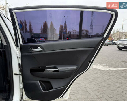 Белый Киа Sportage, объемом двигателя 2 л и пробегом 160 тыс. км за 17200 $, фото 45 на Automoto.ua