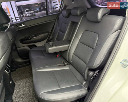 Белый Киа Sportage, объемом двигателя 2 л и пробегом 160 тыс. км за 17200 $, фото 30 на Automoto.ua