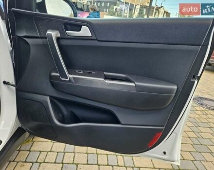 Белый Киа Sportage, объемом двигателя 1.69 л и пробегом 167 тыс. км за 15300 $, фото 33 на Automoto.ua