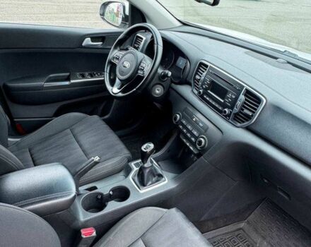 Белый Киа Sportage, объемом двигателя 1.7 л и пробегом 90 тыс. км за 335 $, фото 5 на Automoto.ua