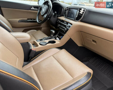 Белый Киа Sportage, объемом двигателя 2 л и пробегом 123 тыс. км за 19500 $, фото 8 на Automoto.ua