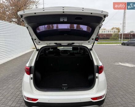 Белый Киа Sportage, объемом двигателя 2 л и пробегом 160 тыс. км за 17200 $, фото 37 на Automoto.ua